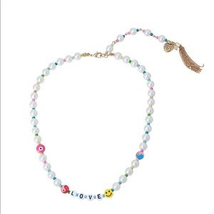 Super cute betsey Johnson pearl necklace